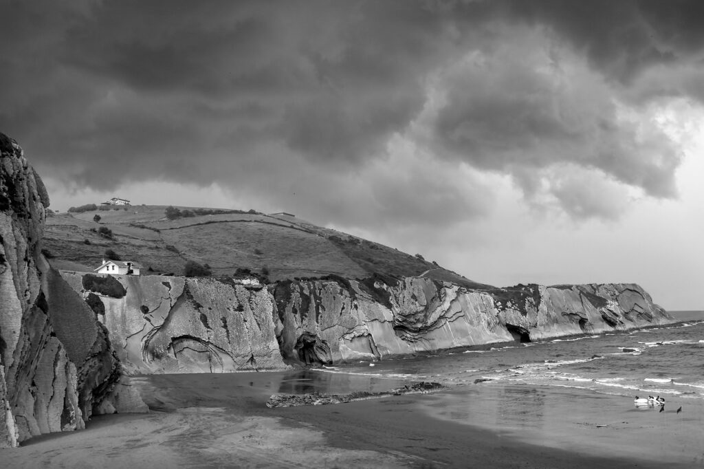 崖ロケーションでの絶景スポットはどこですか？