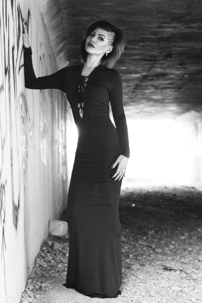 ロケーションフォトに最適なヘアメイクのポイントは？